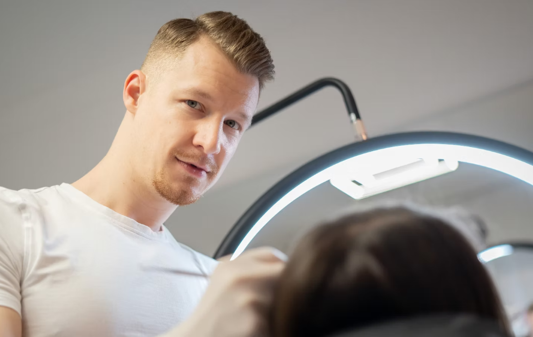 Migrén elleni piercing